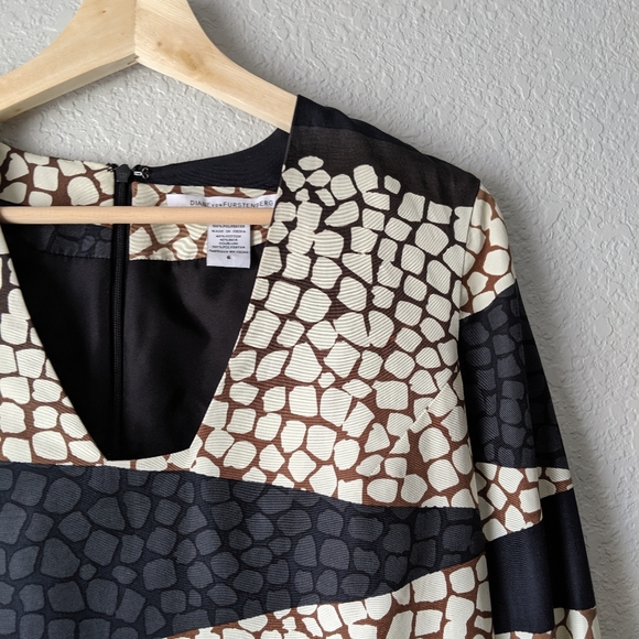 Diane von Furstenberg Giraffe Triangle Print Dress - Picture 3 of 6